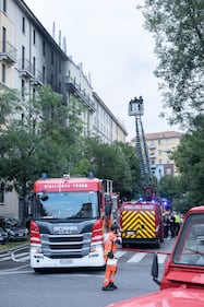 Incendio a Milano, tre morti in una palazzina per l'esplosione di un'auto 3