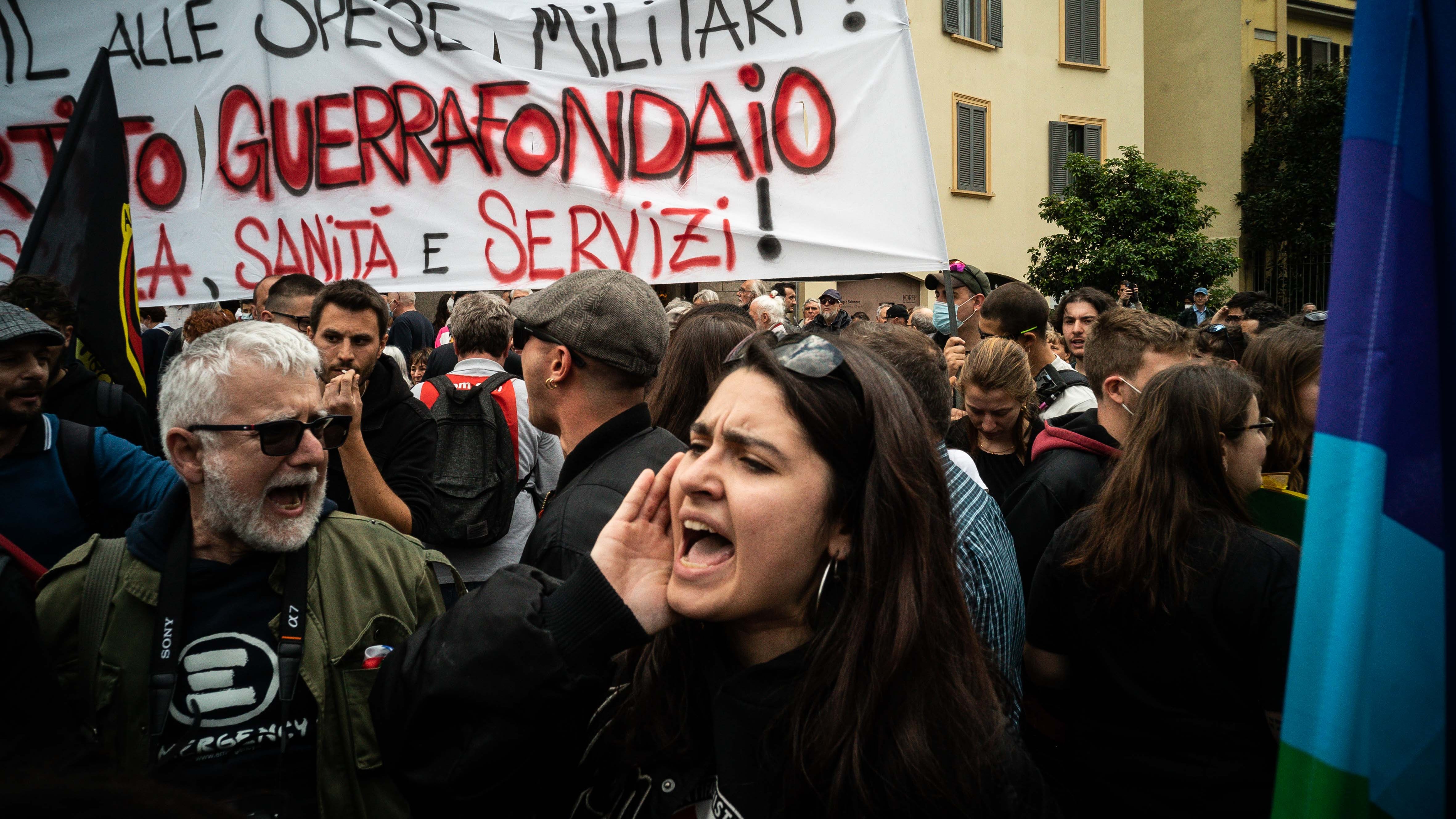 Assalto alla Brigata Ebraica. E al Pd: "È guerrafondaio"