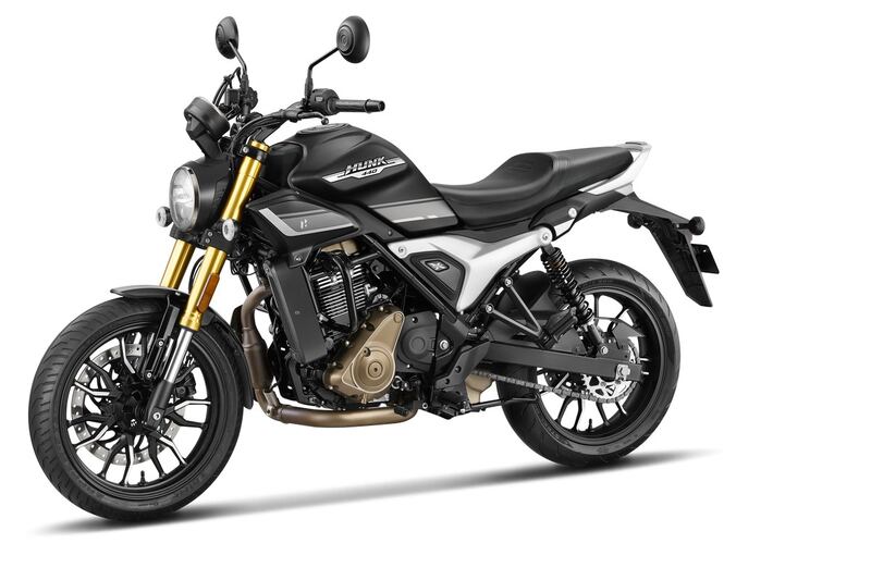 Hero Xpulse 200 4V e Hunk 440 11