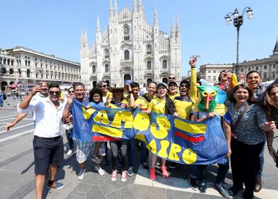 Ultima tappa del Giro d'Italia, i tifosi in attesa a Milano 3
