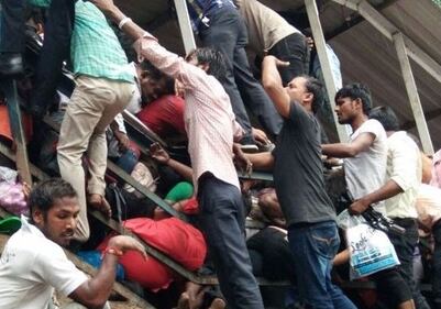Calca alla stazione di Mumbai 3