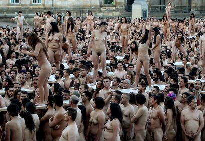 Bogotà, 6mila nudi in piazza: in posa per Tunick 2