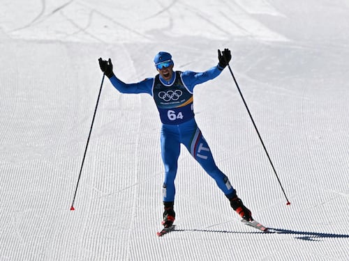 Milano-Cortina, Pellegrino trascina gli Azzurri sul podio: l’Italia è di bronzo nella staffetta di fondo