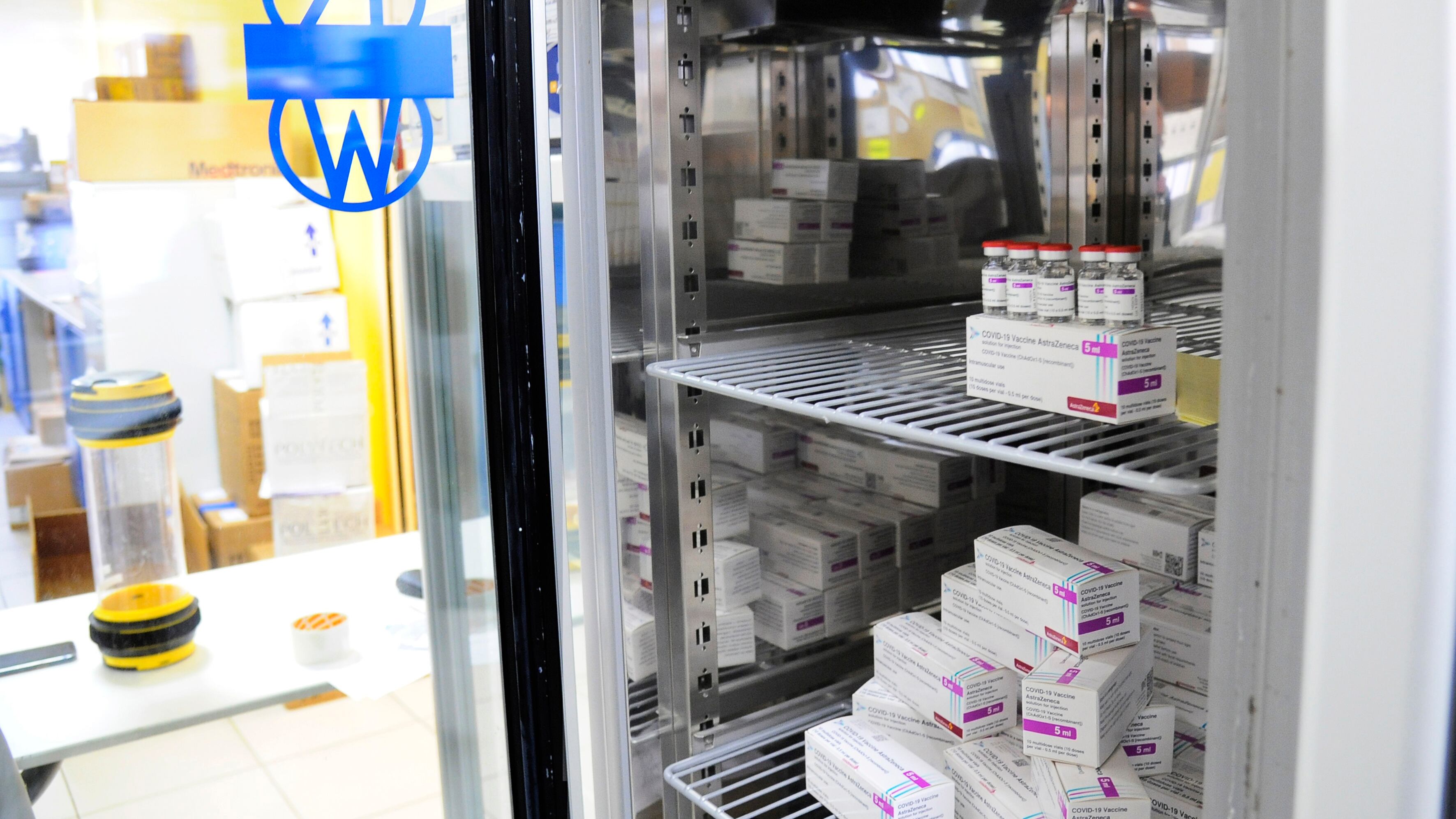 Ancora caos su AstraZeneca L'Olanda: "Sospeso per tutti"