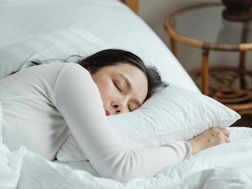 Cinque modi per dimagrire con il sonno