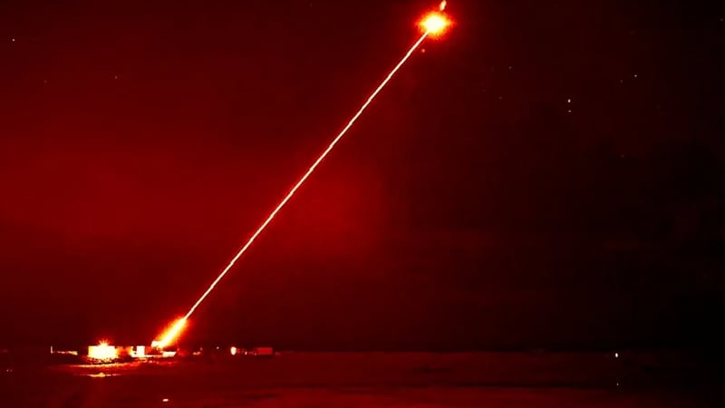 Londra punta ai sistemi laser DragonFire: ecco cosa possono fare contro i droni