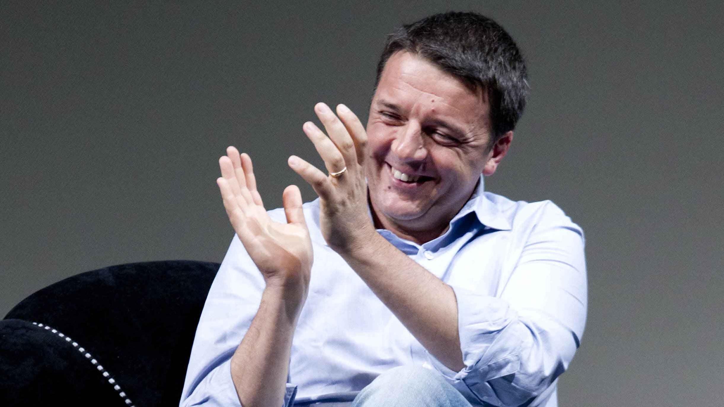 Renzi scopre il marcio nel Pd: "Chi ruba via a calci nel sedere"