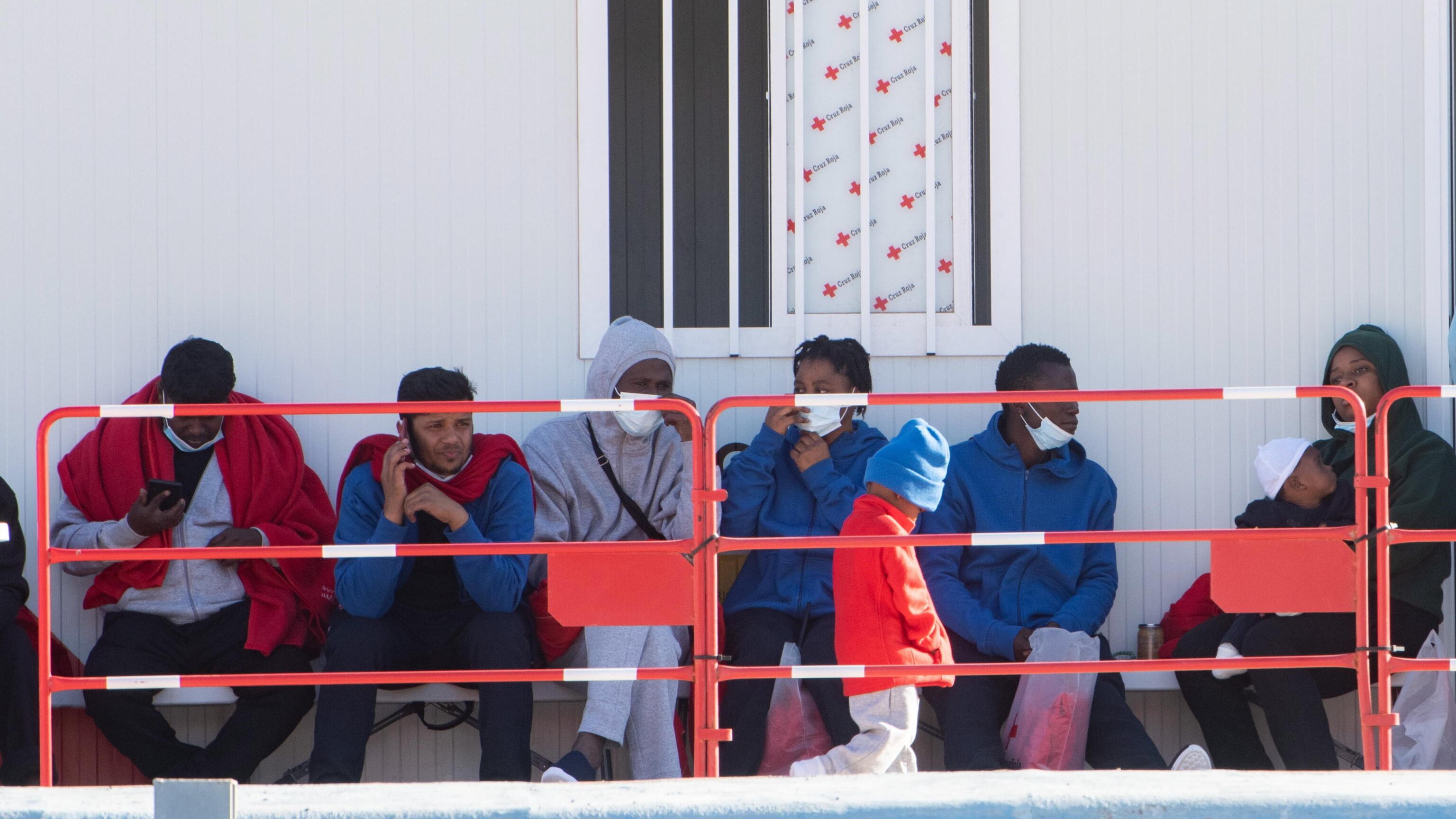 Nuovo sbarco a Pozzallo, via libera all'arrivo della Sea Watch 3 con 440 migranti a bordo