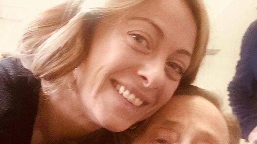 "So che veglierai da lassù". Il post della Meloni per la nonna