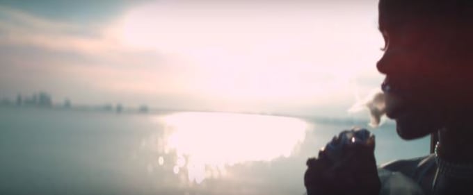 Rihanna, sexy killer in "Needed me": foto 11