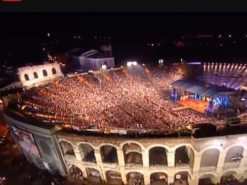Le piazze, il playback, i tormentoni. Così il Festivalbar faceva suonare l'estate