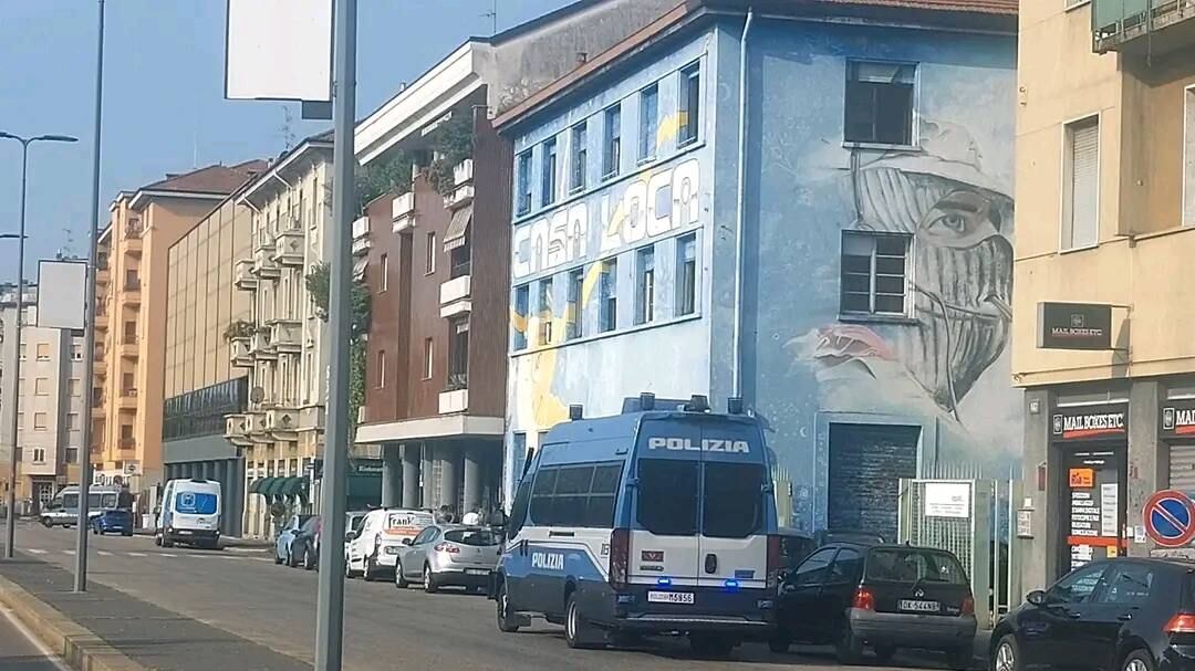 Gli okkupanti vogliono le ferie, la cacca della Senna e le Olimpiadi: quindi, oggi...