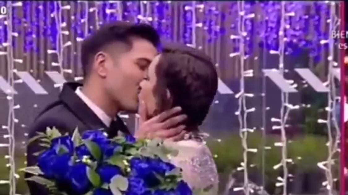 Lieto fine per Gianmarco Onestini e Adara Molinero: il bacio è in diretta tv