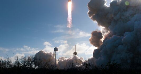 Parte il bus spaziale di Space X 14