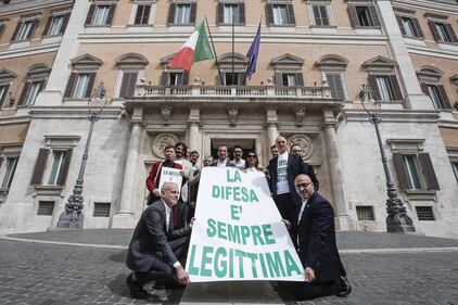 La protesta della Lega per la legittima difesa 3