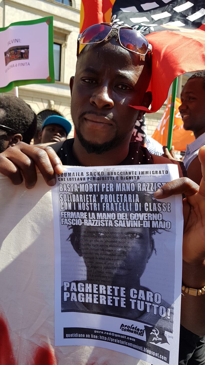 Stranieri e sinistra in corteo contro Salvini 12