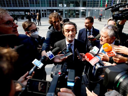 Tra Fontana e Moratti è duello a distanza. Il risiko del rimpasto