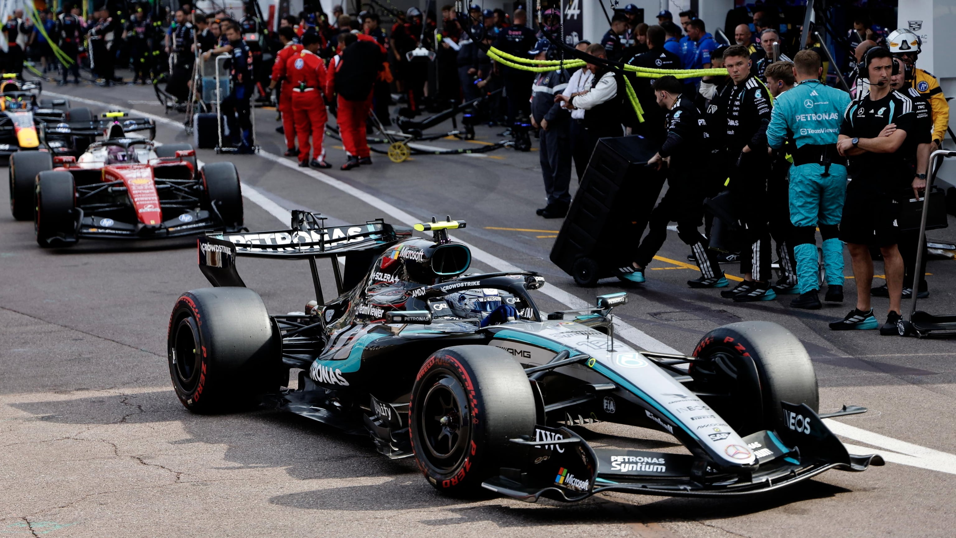F1, Antonelli stratosferico a Monaco, Hamilton secondo, Leclerc a muro