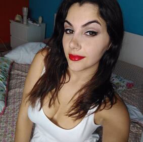 Valentina Nappi osa su Instagram: topless e lato b allo specchio 19