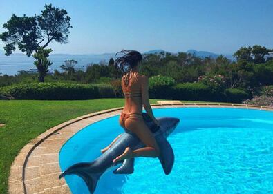 Irina Shayk: audace lato B su Instagram 7