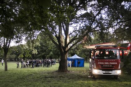 Uomo trovato morto impiccato a Milano 4