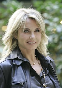 Monica Leofreddi, 50enne in gran forma: tutto pronto per le nozze 7