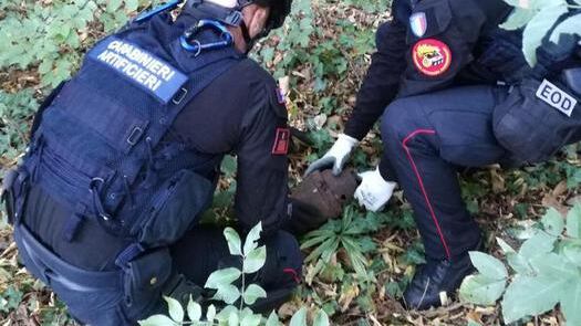 Chiudono l'area per una bomba inesplosa, ma era una lavatrice