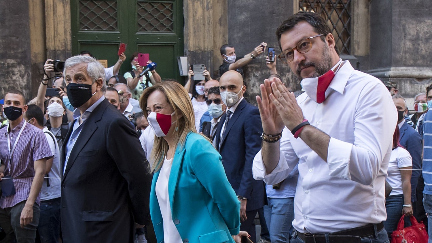 Sondaggio: il centrodestra a valanga supera anche il 50%