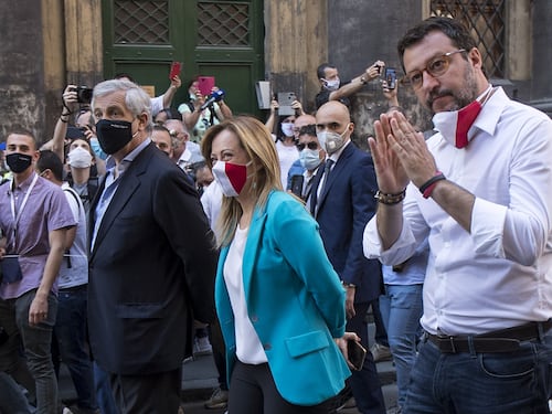 Chi maschera il vero problema