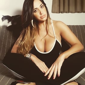 Marika Fruscio provocante su Twitter 7