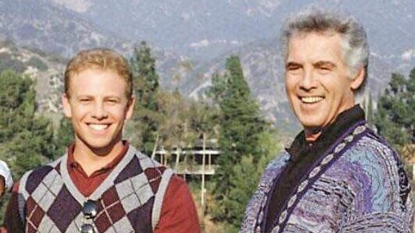 Nuovo lutto nel cast di Beverly Hills: morto Jed Allan, il papà di Steve