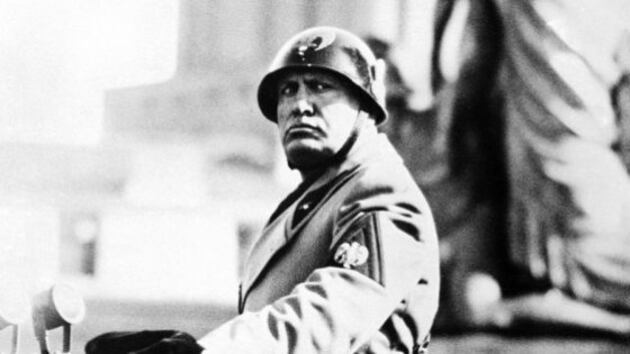 Fascismo, riparte la lotta Pd contro gadget Duce: "Via libera in settimana"