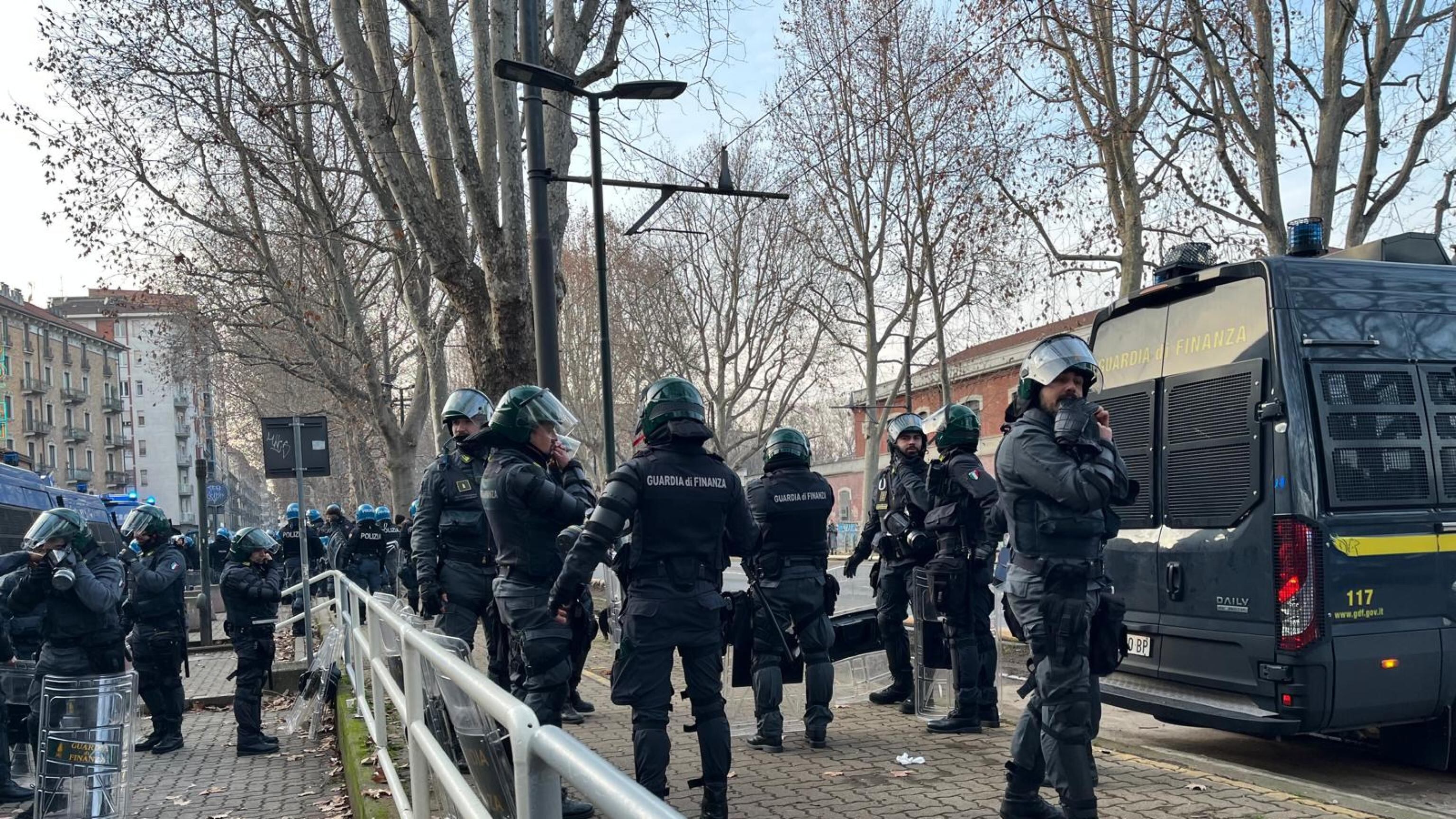 Scudo penale per gli agenti. Fermo preventivo in stand by