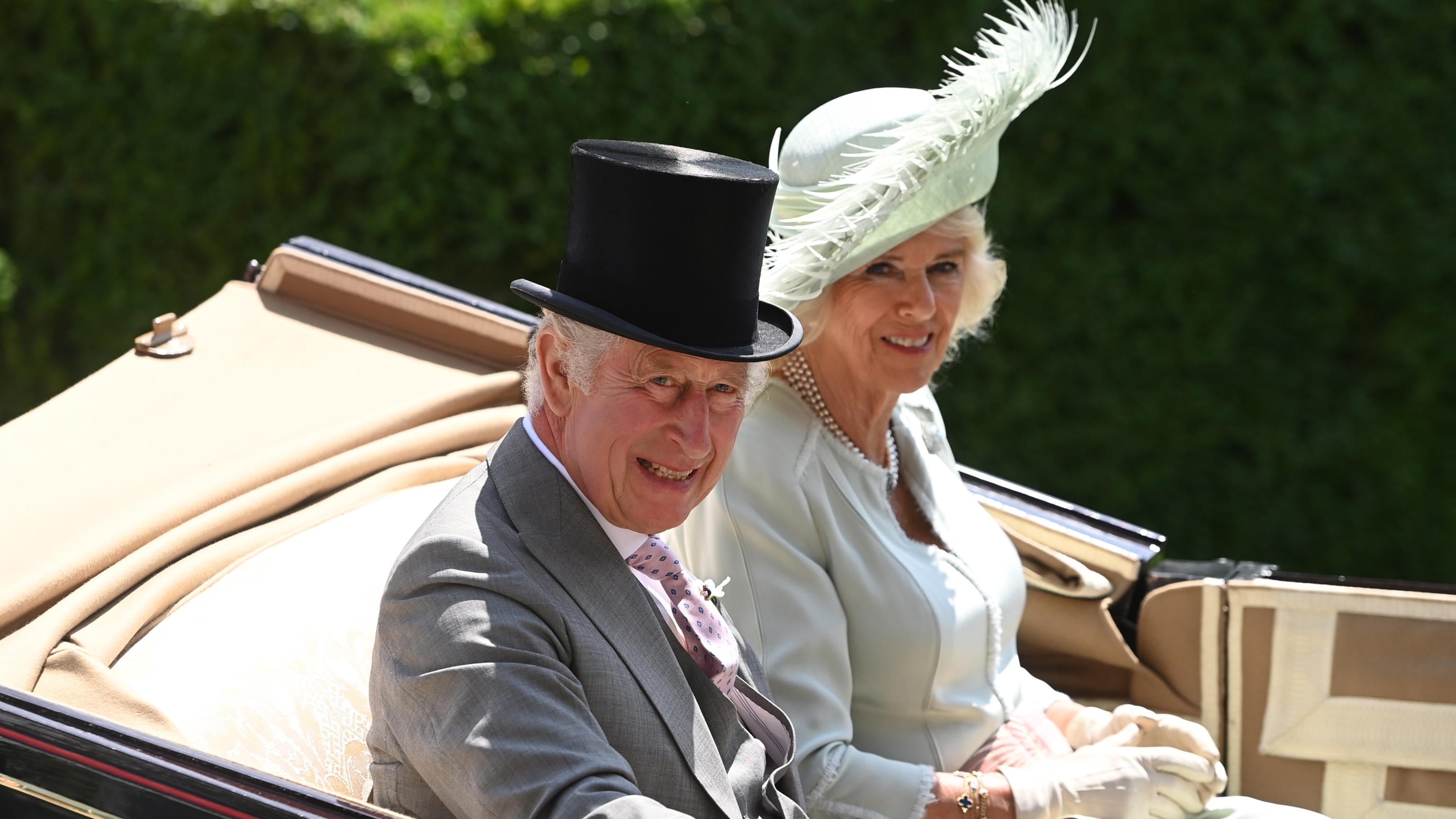 Re Carlo III e Camilla vivranno a Buckingham Palace, ma solo dal 2027