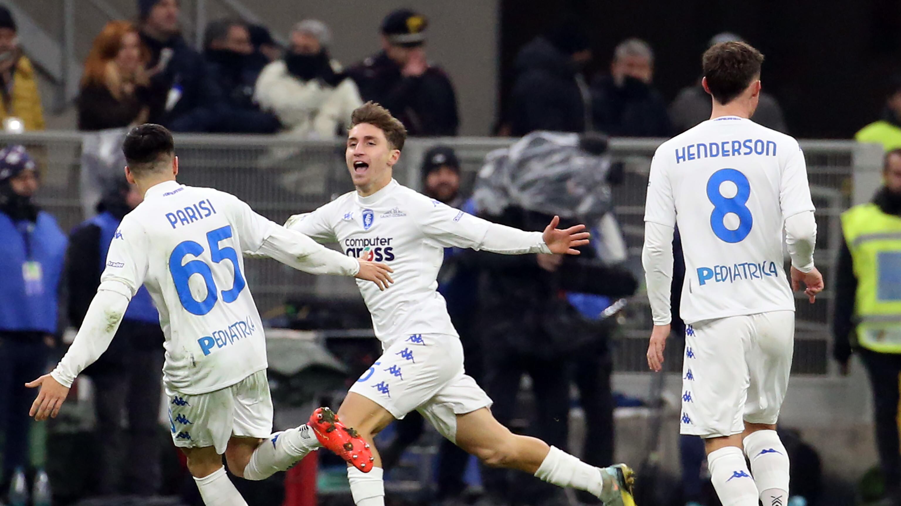 L'Inter (in dieci) perde in casa con l'Empoli: decide un gol del ventenne Baldanzi