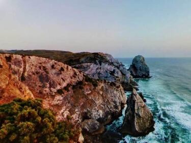 Una coppia Polacca in vacanza in Portogallo ha provato a scattare una fotto in cima a queste scogliere il 10 agosto 2014. Sono caduti e sono entrambi morti