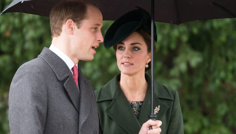 Kate Middleton ed Elisabetta II, stili a confronto 15