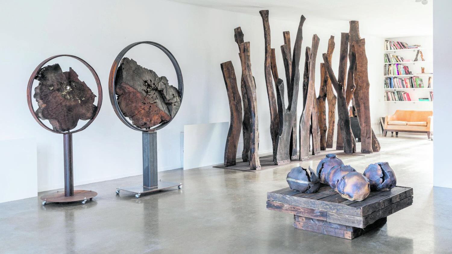 Il "bosco" di sculture di Maria Cristina Carlini