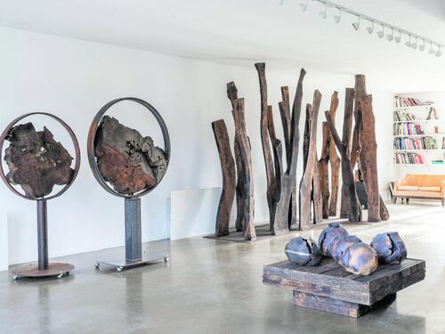 Il "bosco" di sculture di Maria Cristina Carlini