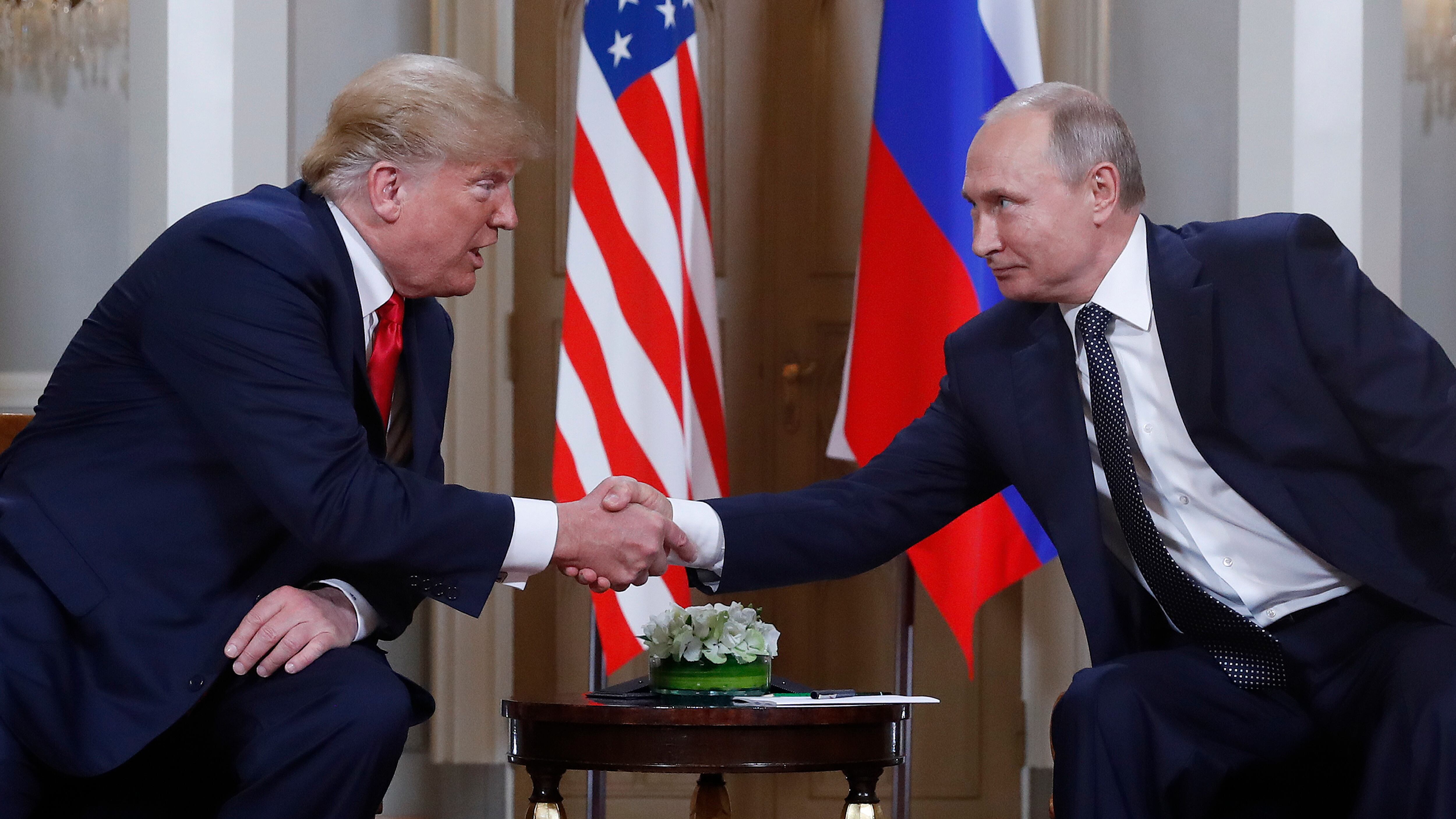 Trump telefona a Putin: "Stop escalation"