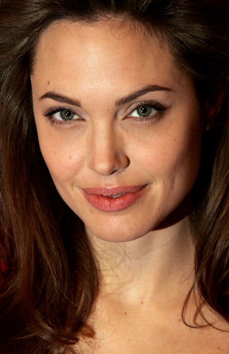 Angelina Jolie troppo magra, Brad Pitt le lancia un ultimatum 46