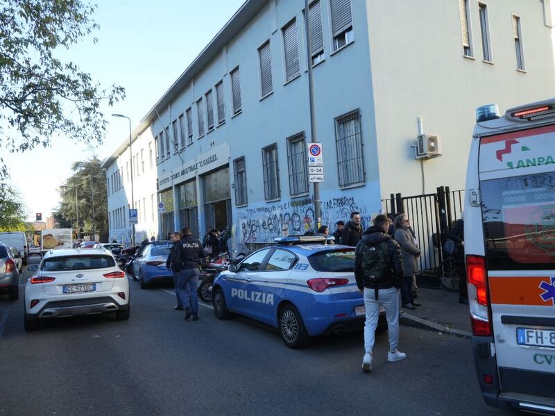 Incendio doloso in una scuola milanese 3