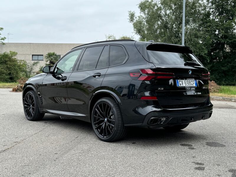 BMW X5 M60i: guarda la gallery del super SUV tedesco da 530 CV 6