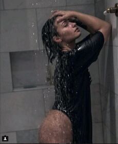 Demi Lovato tutta nuda senza Photoshop 5