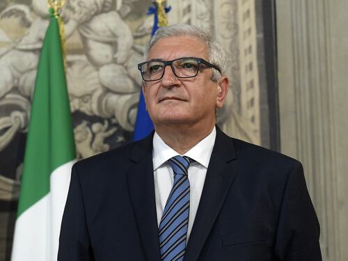 "Politico di grande esperienza alle spalle". Meloni dà il benvenuto al ministro Foti in Cdm