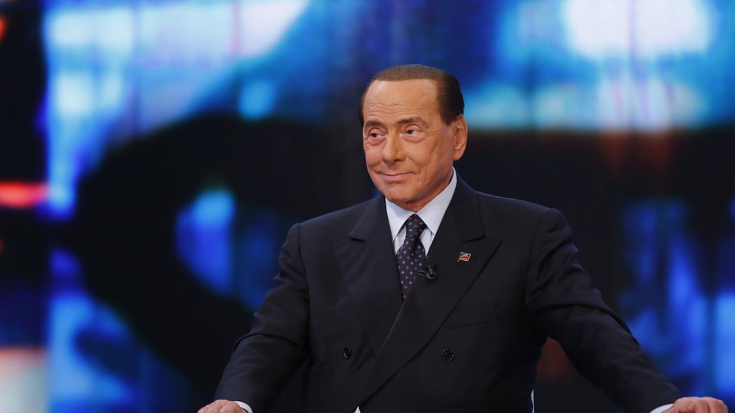 Berlusconi tratta con la Lega e non chiude al maggioritario