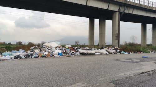 Nella Terra dei fuochi, tra le discariche a cielo aperto mai sparite 1