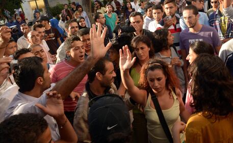 Baci proibiti a Rabat, scatta il "kiss-in" di protesta 4