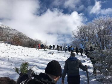 L'intervento di CasaPound sul monte Giano: "Ripristinata la scritta Dvx" 1