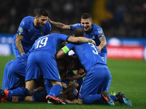 L'Italia vince 2-0 contro la Finlandia: decidono le reti di Barella e Kean